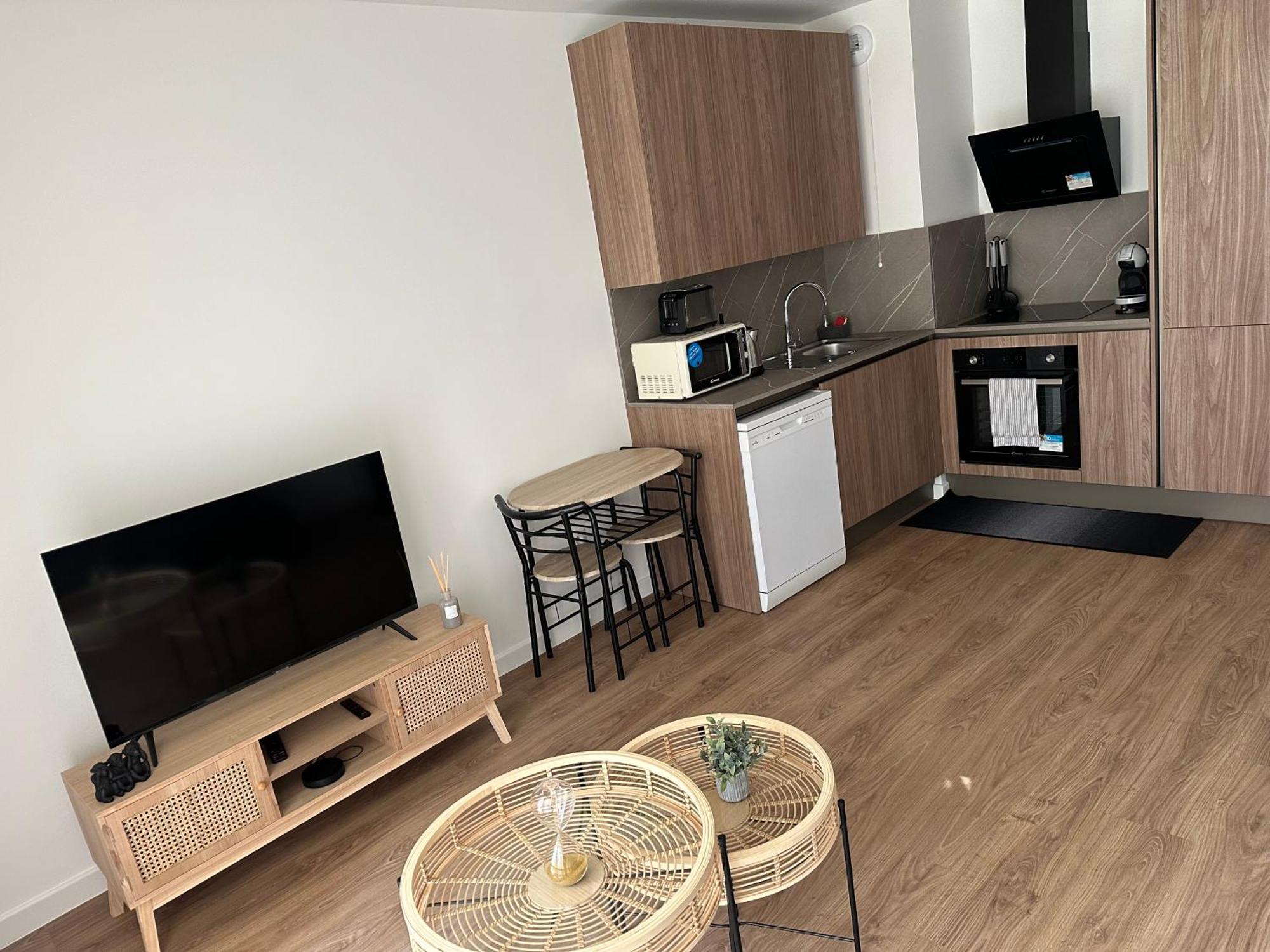 Appartement 2 Pieces Neuf Avec Sont Jardin Prive Franconville  Extérieur photo